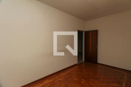 Casa à venda com 313m², 4 quartos e 3 vagas Casa à venda com 313m², 4 quartos e 3 vagasQuarto 1