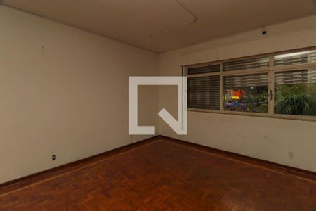 Casa à venda com 313m², 4 quartos e 3 vagas Casa à venda com 313m², 4 quartos e 3 vagasSuite