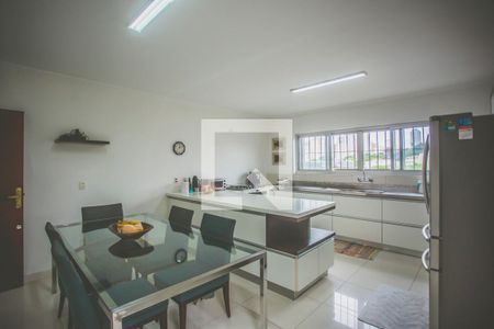 Casa para alugar com 270m², 3 quartos e 6 vagasCozinha