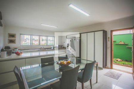 Casa para alugar com 270m², 3 quartos e 6 vagasCozinha