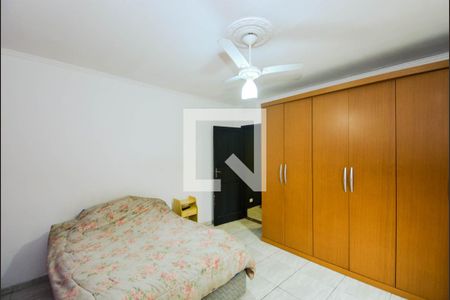 Casa à venda com 340m², 3 quartos e 3 vagas Casa à venda com 340m², 3 quartos e 3 vagasQuarto - Edícula