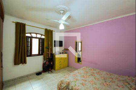 Casa à venda com 340m², 3 quartos e 3 vagas Casa à venda com 340m², 3 quartos e 3 vagasQuarto - Edícula