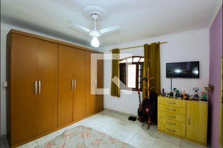 Casa à venda com 340m², 3 quartos e 3 vagas Casa à venda com 340m², 3 quartos e 3 vagasQuarto - Edícula