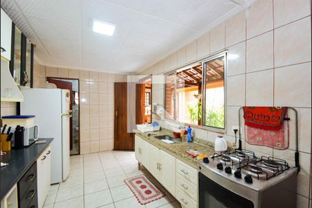 Casa à venda com 340m², 3 quartos e 3 vagas Casa à venda com 340m², 3 quartos e 3 vagasCozinha - Edícula