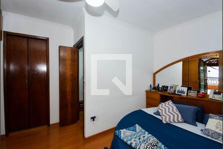 Casa à venda com 340m², 3 quartos e 3 vagas Casa à venda com 340m², 3 quartos e 3 vagasQuarto 2 - Suíte