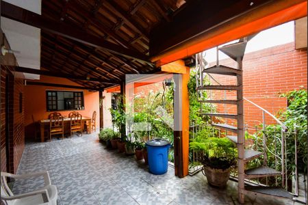 Casa à venda com 340m², 3 quartos e 3 vagas Casa à venda com 340m², 3 quartos e 3 vagasEspaço Gourmet