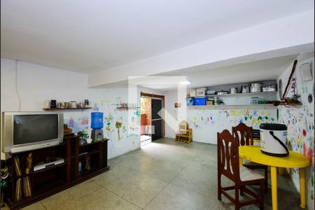 Casa à venda com 340m², 3 quartos e 3 vagas Casa à venda com 340m², 3 quartos e 3 vagasÁrea externa