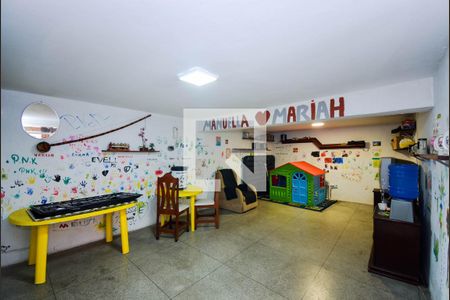 Casa à venda com 340m², 3 quartos e 3 vagas Casa à venda com 340m², 3 quartos e 3 vagasÁrea externa