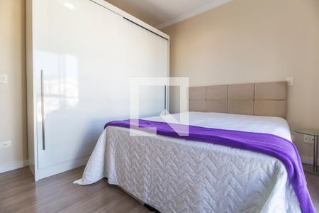 Casa de condomínio à venda com 200m², 4 quartos e 2 vagas Casa de condomínio à venda com 200m², 4 quartos e 2 vagasSuíte