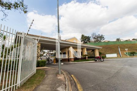 Casa de condomínio à venda com 200m², 4 quartos e 2 vagasFachada