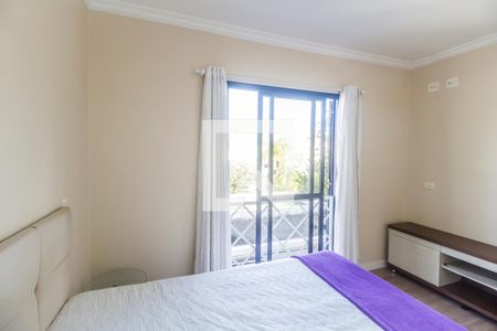 Casa de condomínio à venda com 200m², 4 quartos e 2 vagas Casa de condomínio à venda com 200m², 4 quartos e 2 vagasSuíte