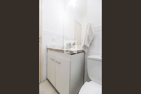 Casa de condomínio à venda com 200m², 4 quartos e 2 vagas Casa de condomínio à venda com 200m², 4 quartos e 2 vagasBanheiro 2