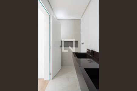 Casa à venda com 284m², 3 quartos e 4 vagasBanheiro da Suíte