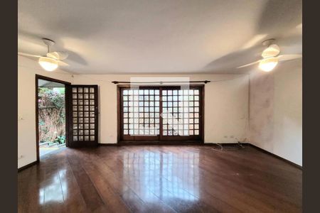 Casa à venda com 197m², 4 quartos e 4 vagas Casa à venda com 197m², 4 quartos e 4 vagasFoto 06