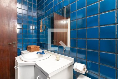 Casa à venda com 250m², 4 quartos e 4 vagasEdícula - Banheiro da Suíte