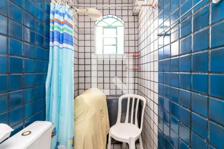 Casa à venda com 250m², 4 quartos e 4 vagasEdícula - Banheiro da Suíte