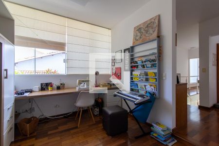 Casa de condomínio à venda com 360m², 3 quartos e 4 vagas Casa de condomínio à venda com 360m², 3 quartos e 4 vagasQuarto 3