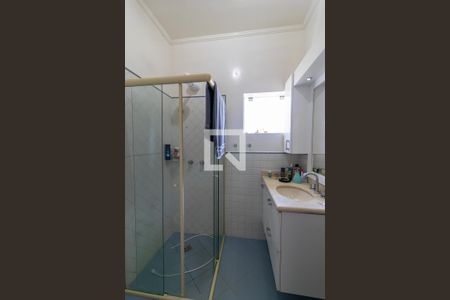 Casa de condomínio à venda com 360m², 3 quartos e 4 vagas Casa de condomínio à venda com 360m², 3 quartos e 4 vagasQuarto 2 - Banheiro