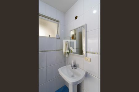 Casa de condomínio à venda com 360m², 3 quartos e 4 vagas Casa de condomínio à venda com 360m², 3 quartos e 4 vagasÁrea Externa - Banheiro