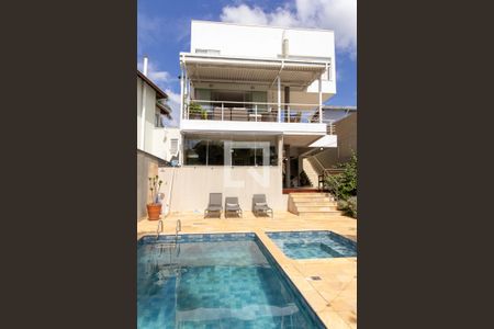 Casa de condomínio à venda com 360m², 3 quartos e 4 vagas Casa de condomínio à venda com 360m², 3 quartos e 4 vagasPiscina