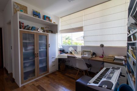 Casa de condomínio à venda com 360m², 3 quartos e 4 vagas Casa de condomínio à venda com 360m², 3 quartos e 4 vagasQuarto 3