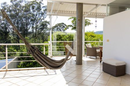 Casa de condomínio à venda com 360m², 3 quartos e 4 vagas Casa de condomínio à venda com 360m², 3 quartos e 4 vagasÁrea Externa