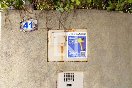 Casa de condomínio à venda com 360m², 3 quartos e 4 vagas Casa de condomínio à venda com 360m², 3 quartos e 4 vagasPlaca