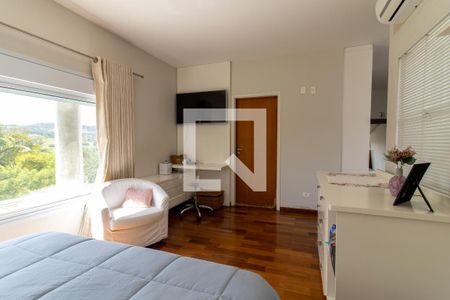 Casa de condomínio à venda com 360m², 3 quartos e 4 vagas Casa de condomínio à venda com 360m², 3 quartos e 4 vagasQuarto 1