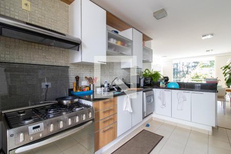 Casa de condomínio à venda com 360m², 3 quartos e 4 vagas Casa de condomínio à venda com 360m², 3 quartos e 4 vagasCozinha