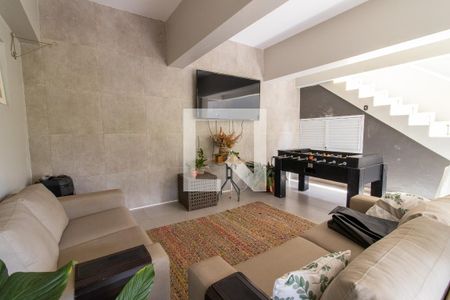 Casa de condomínio à venda com 360m², 3 quartos e 4 vagas Casa de condomínio à venda com 360m², 3 quartos e 4 vagasÁrea Externa