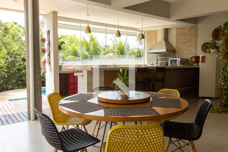 Casa de condomínio à venda com 360m², 3 quartos e 4 vagas Casa de condomínio à venda com 360m², 3 quartos e 4 vagasCozinha 2