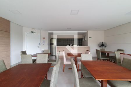 Apartamento para alugar com 56m², 2 quartos e 1 vaga Apartamento para alugar com 56m², 2 quartos e 1 vagaÁrea comum - Salão de festas