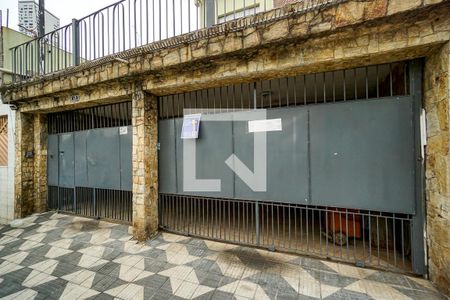 Casa à venda com 340m², 4 quartos e 1 vaga Casa à venda com 340m², 4 quartos e 1 vagaFachada