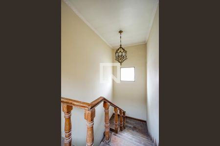 Casa à venda com 340m², 4 quartos e 1 vaga Casa à venda com 340m², 4 quartos e 1 vagaHall da escada