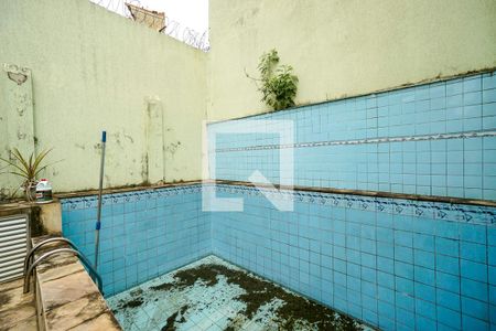 Casa à venda com 340m², 4 quartos e 1 vaga Casa à venda com 340m², 4 quartos e 1 vagaQuintal