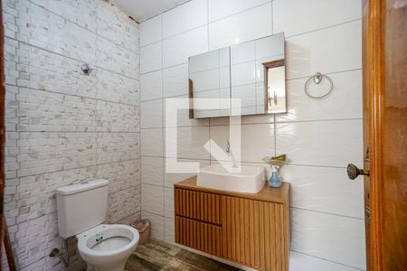 Casa à venda com 340m², 4 quartos e 1 vaga Casa à venda com 340m², 4 quartos e 1 vagaBanheiro social térreo