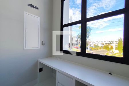 Casa de condomínio à venda com 210m², 3 quartos e 4 vagasEscritório