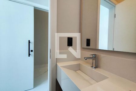 Casa de condomínio à venda com 210m², 3 quartos e 4 vagasLavabo