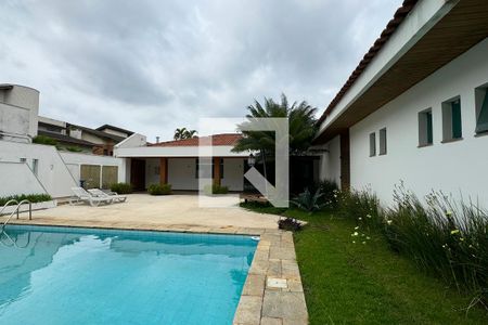 Casa de condomínio para alugar com 486m², 4 quartos e 8 vagasPiscina