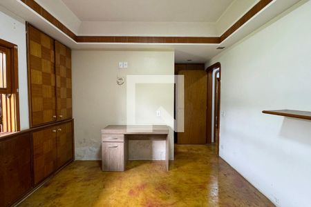 Casa de condomínio para alugar com 486m², 4 quartos e 8 vagasSuíte 3