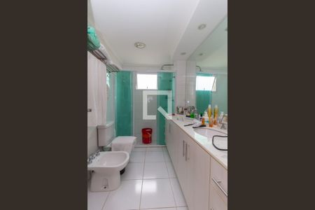 Apartamento para alugar com 205m², 4 quartos e 3 vagas Apartamento para alugar com 205m², 4 quartos e 3 vagasBanheiro da Suíte 2