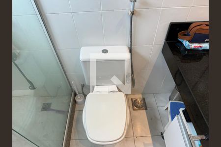 Casa de condomínio à venda com 560m², 5 quartos e 3 vagas Casa de condomínio à venda com 560m², 5 quartos e 3 vagasSuíte 1 - Banheiro