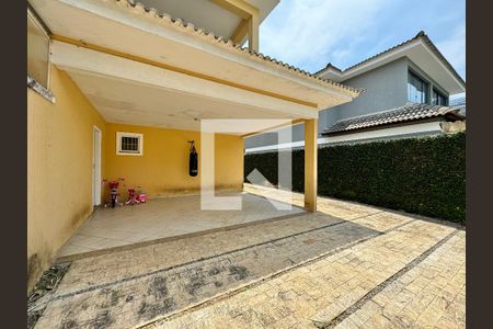 Casa de condomínio à venda com 560m², 5 quartos e 3 vagas Casa de condomínio à venda com 560m², 5 quartos e 3 vagasÁrea comum