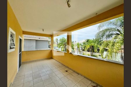 Casa de condomínio à venda com 560m², 5 quartos e 3 vagas Casa de condomínio à venda com 560m², 5 quartos e 3 vagasQuarto 1 e 2 - Varanda