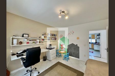 Casa de condomínio à venda com 560m², 5 quartos e 3 vagas Casa de condomínio à venda com 560m², 5 quartos e 3 vagasQuarto 3