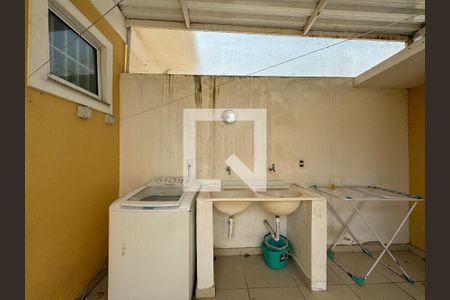 Casa de condomínio à venda com 560m², 5 quartos e 3 vagas Casa de condomínio à venda com 560m², 5 quartos e 3 vagasÁrea comum