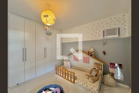 Casa de condomínio à venda com 560m², 5 quartos e 3 vagas Casa de condomínio à venda com 560m², 5 quartos e 3 vagasSuíte 2