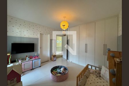 Casa de condomínio à venda com 560m², 5 quartos e 3 vagas Casa de condomínio à venda com 560m², 5 quartos e 3 vagasSuíte 2