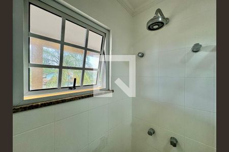 Casa de condomínio à venda com 560m², 5 quartos e 3 vagas Casa de condomínio à venda com 560m², 5 quartos e 3 vagasBanheiro Social