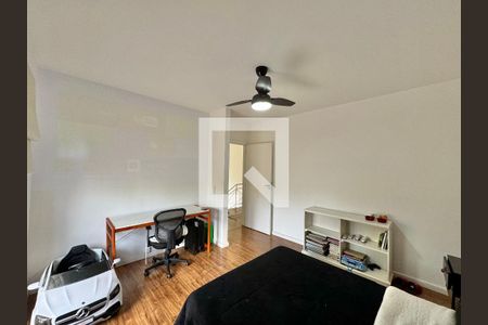 Casa de condomínio à venda com 560m², 5 quartos e 3 vagas Casa de condomínio à venda com 560m², 5 quartos e 3 vagasQuarto 1
